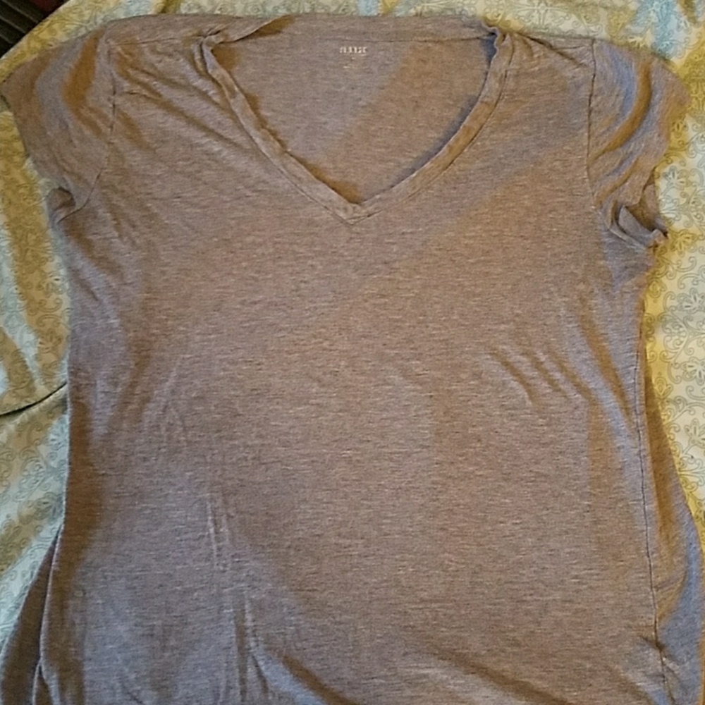 Plain gray t-shirt, nice for layering!
